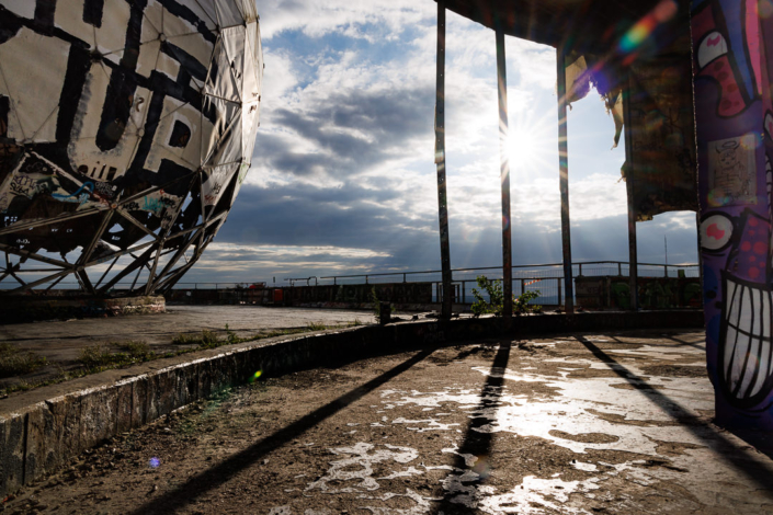 Lost-Place-Fotografie auf dem Teufelsberg in Berlin