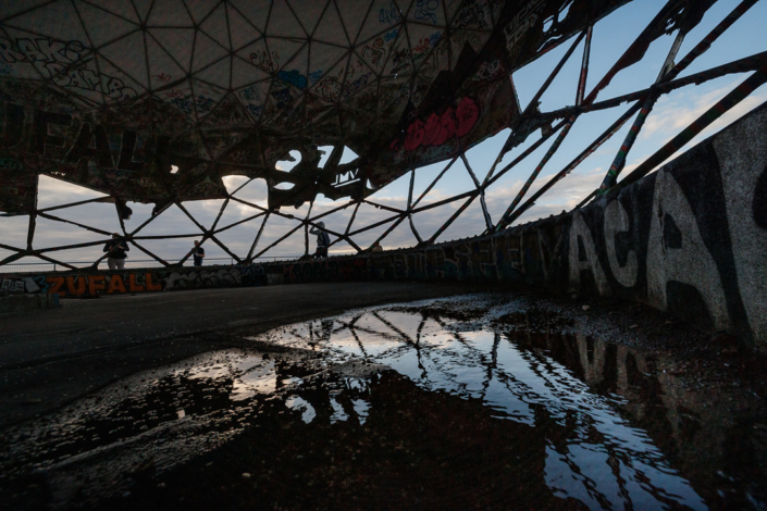 Alte Radarkuppel der verlassenen Abhörstation auf dem Teufelsberg